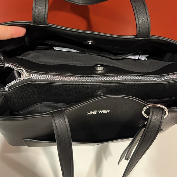 Nine West Large/Jumbo Purse - EUC - Picture 6 of 14